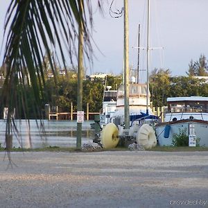 Floating Sea Cove Resort And Marina